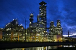 Cine a salvat marii petrolişti în criză preţurilor mici ale ţiţeiului Cine a salvat marii petrolişti în criză preţurilor mici ale ţiţeiului