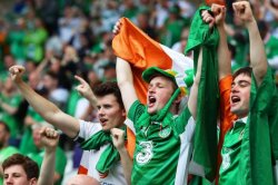 EURO 2016: Suporterii irlandezi vor primi Medalia Orașului Paris pentru conduita lor EURO 2016: Suporterii irlandezi vor primi Medalia Orașului Paris pentru conduita lor