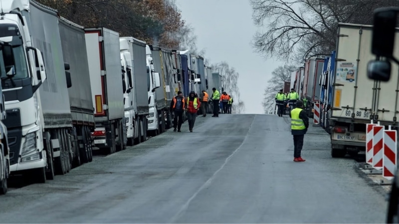 După Polonia, încă o țară UE blochează granița cu Ucraina