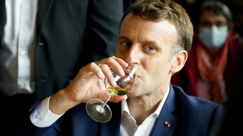 dispute politice din cauza conceptului ‘o lună ianuarie fără consum de alcool’ / Macron, cel mai pro-alcool președinte