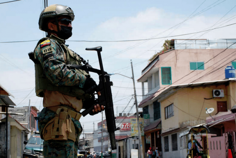 Liderii unei bande de traficanţi de droguri, arestaţi de forţele de securitate din Columbia şi Ecuador
