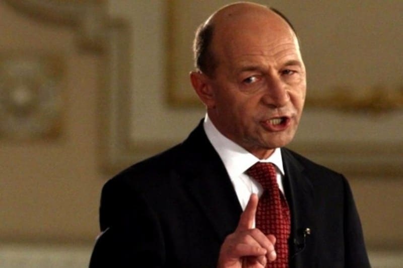 Traian Băsescu a fost internat și are probleme mari: vorbește cu dificultate