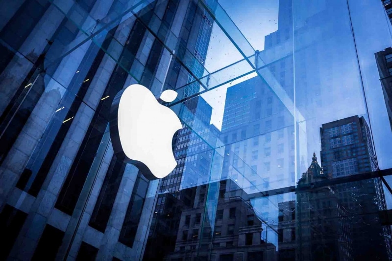 Apple lansează casca Vision Pro, cu peste 600 de aplicaţii