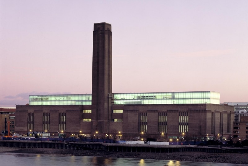 Un bărbat a murit după ce a căzut de pe puntea de observaţie a muzeului Tate Modern din Londra