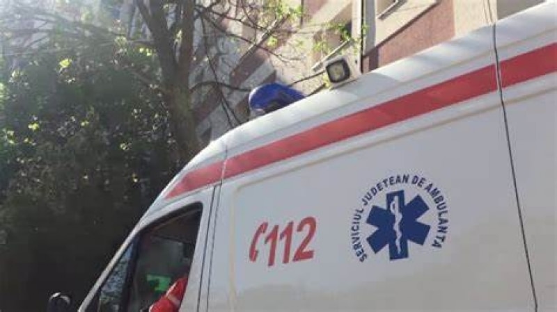 Zece copii, transportaţi cu ambulanţa de la Năsăud la Bistriţa. Patru prezentau erupţii specifice rujeolei, iar şase aveau febră şi dureri abdominale