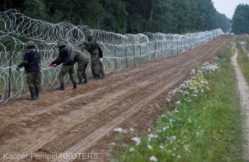 Polonia concentrează trupe la granița cu Republica Belarus