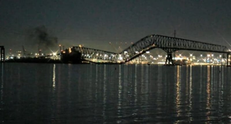 Imagini spectaculoase! Un pod de 2,5 km din Baltimore s-a prăbuşit după ce a fost lovit de o navă