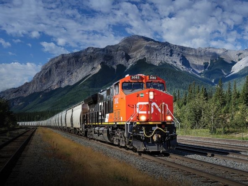 Canadian National Railway îşi suspendă serviciile pe anumite tronsoane din cauza incendiilor de vegetaţie