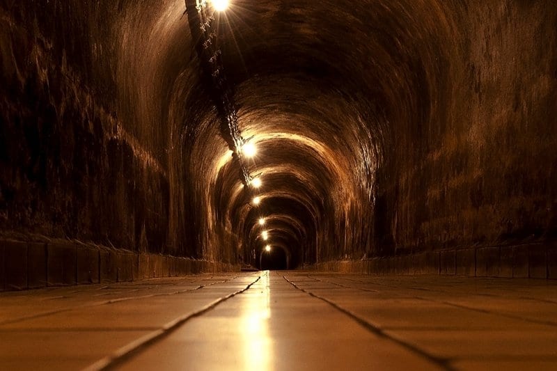o rețea extinsă de tuneluri subterane / Cine le-a făcut și la ce sunt folosite în prezent