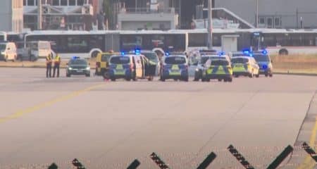 VIDEO Aeroportul din Frankfurt a fost ‘paralizat’. Au rupt punctele de securitate și au năvălit pe pistă
