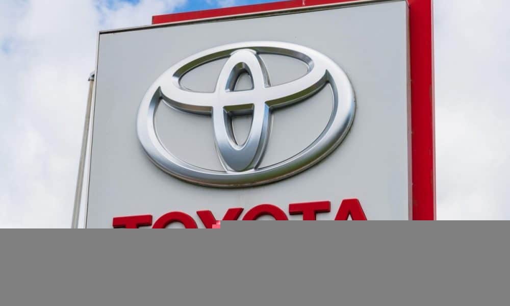 Toyota Motor şi-a redus cu o treime planurile de producţie de vehicule electrice pentru 2026