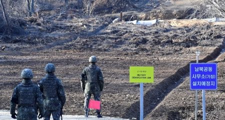 Coreea de Nord a aruncat în aer drumuri care o legau de Coreea de Sud