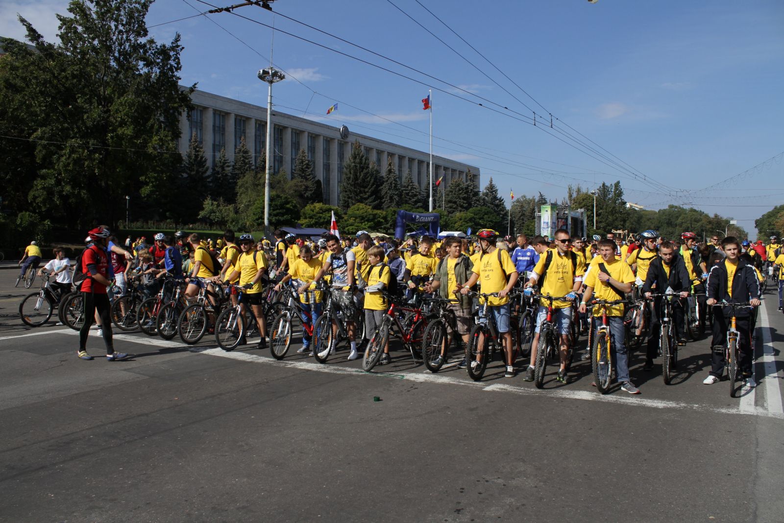 Вело Хора объехала всю столицу – Stiri de ultima ora din Moldova – Ultimele  stiri Timpul.md