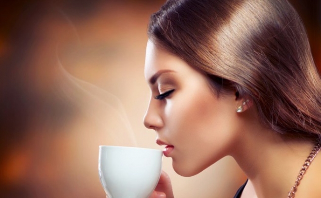 Ce boli riști să faci dacă bei cafea pe stomacul gol