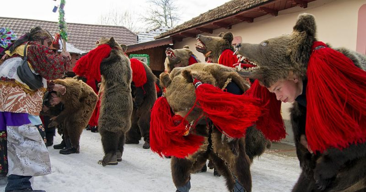 Capre Ursi Si VÄƒlÄƒrete TradiÅ£ii Milenare La Vaslui Obiceiuri Si Festival Al TradiÅ£iilor De CrÄƒciun In Zona Brasovului Actualitate