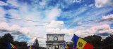 Mii de oameni au protestat duminică în PMAN, iar unii au petrecut noaptea în fața Parlamentului. În alte 25 de state, moldovenii au scandat: „Noi nu cedăm! Urna de vot nu-i urnă de gunoi”