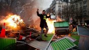 Violenţe extreme la Paris. 150 de persoane au fost reţinute/ VIDEO
