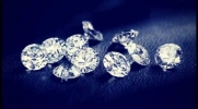 A sustras diamante în valoare de 4,2 milioane de lire sterline şi le-a înlocuit cu pietricele din grădină