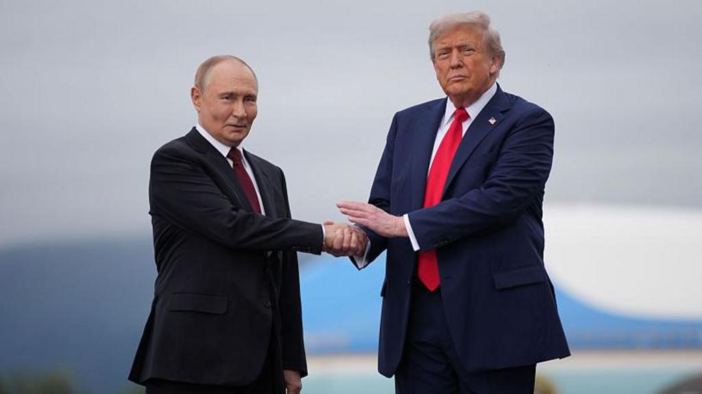 Trump și Putin poartă o convorbire telefonică înaintea vizitei lui Zelenski la Washington