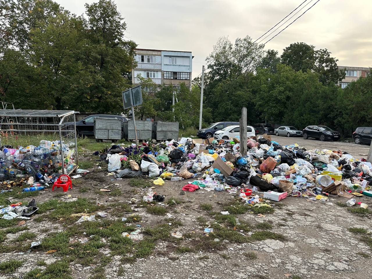 Bălți, sufocat de gunoaie: localnicii cer intervenție urgentă