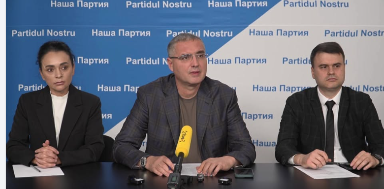 Renato Usatîi anunţă că primarii aleși deputați pe listele Partidului Nostru, nu își vor păstra mandatele
