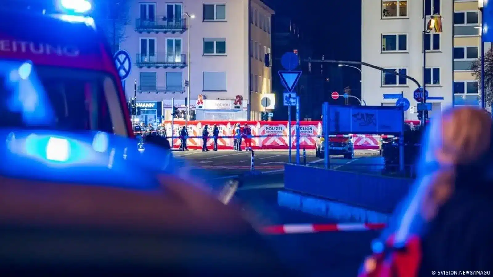 Victime în Europa, înainte de Crăciun: doi șoferi au intrat cu mașinile în mulțime și au făcut prăpăd