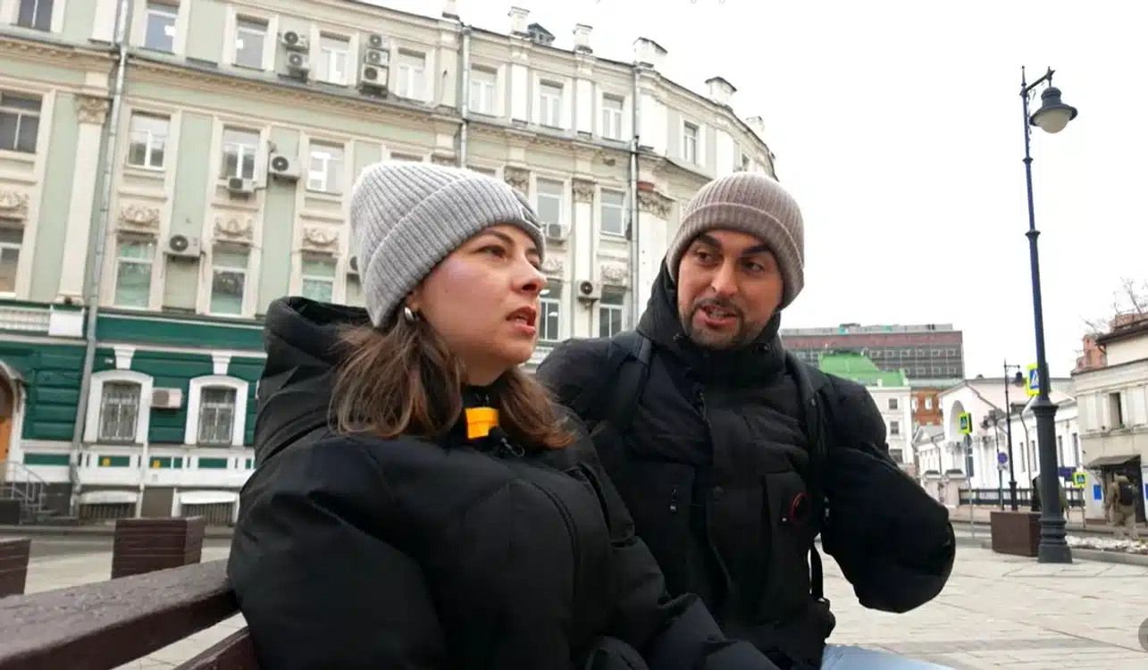 „Am fost dezbrăcați cu totul și interogați”. Aventurile a doi vloggeri români care au mers în Rusia cu vize de Ucraina în pașaport