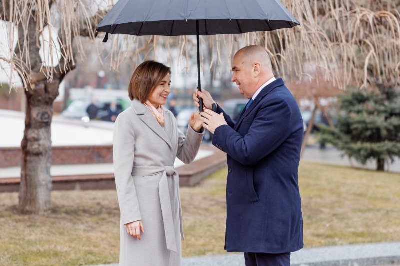 Unirea ca scut de supraviețuire. Cum viziunea Maiei Sandu și infrastructura României rescriu istoria în fața întunericului rusesc