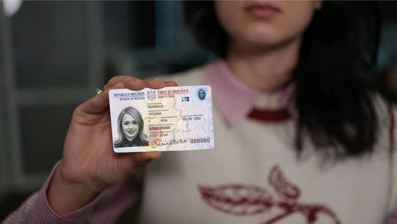 Peste 26 de mii de persoane născute în R. Moldova după 1991 ar fi în situația lui Pavel Voicu, tânărul care, deși avea certificat de naștere, a fost lipsit de cetățenie și declarat apatrid