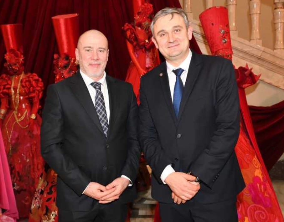 Ministrul Culturii – vizită la București; participarea la Târgul de Carte de la Frankfurt – pe agenda discuțiilor