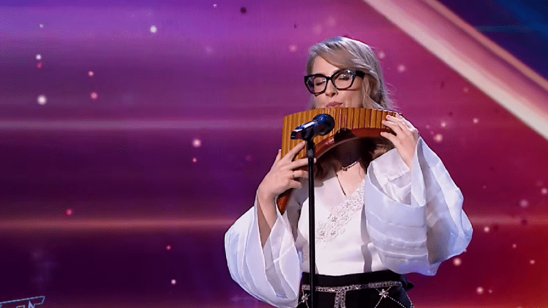 Moment de excepție la Românii au talent. Moldoveanca Adriana Babin a renunțat la modelling pentru nai și a ridicat toată sala în picioare