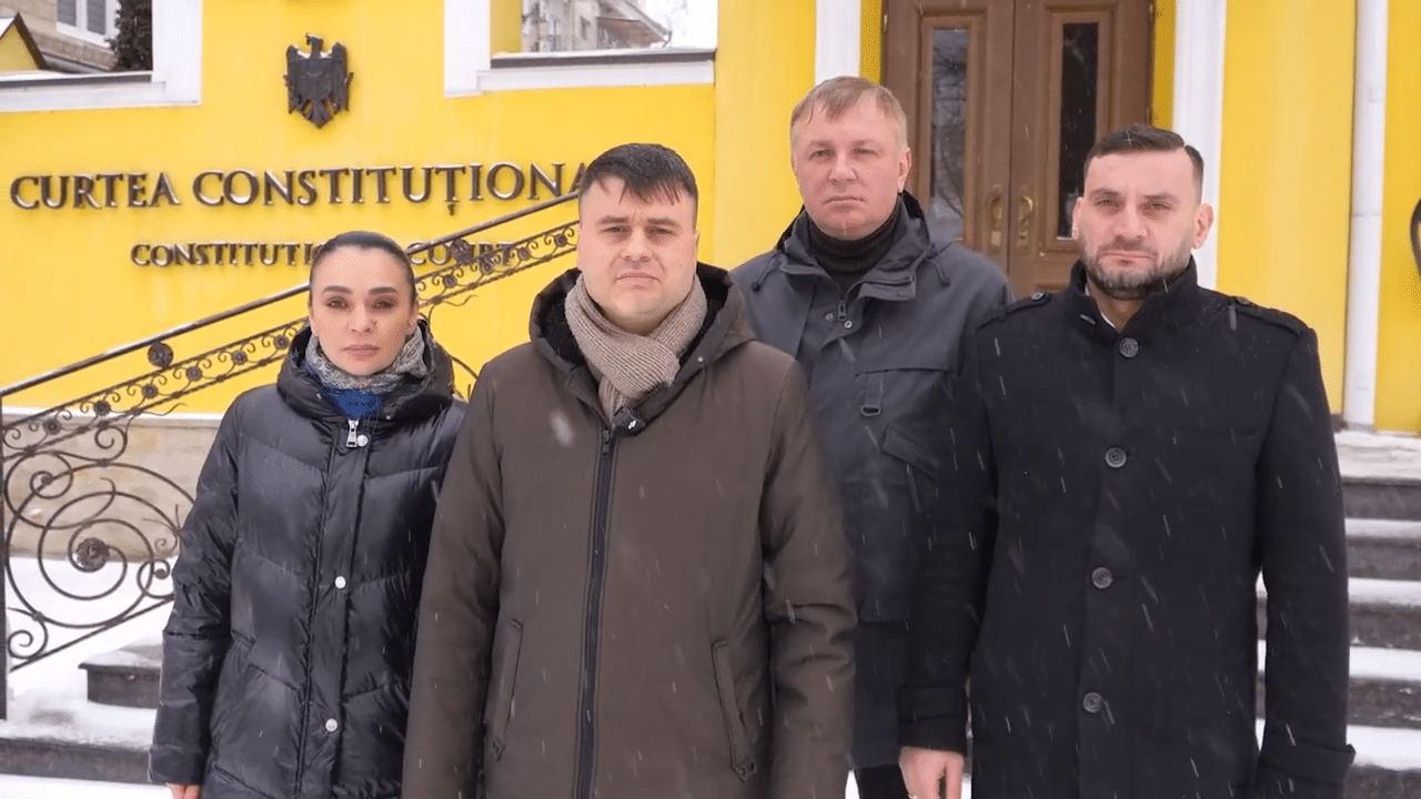 Partidul Nostru contestă la Curtea Constituțională Legea cetățeniei. Alexandr Berlinschii: Peste 26.000 de persoane sunt afectate