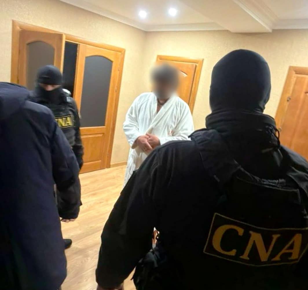Finanțarea ilegală a partidelor. CNA desfășoară noi percheziții în capitală. O persoană, reținută