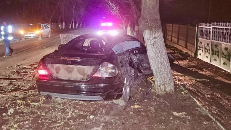 Accident la Ștefan Vodă: Un pasager a murit, iar șoferul a fugit de la locul faptei