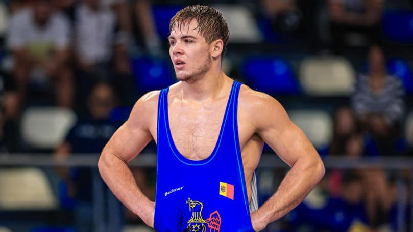 Sportivul Alexandru Borș urcă pe podium la Campionatul European de lupte U-23