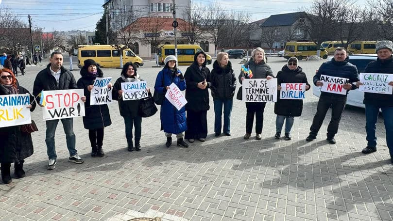 Marșul Păcii la Comrat: Locuitori din Găgăuzia au condamnat războiul din Ucraina