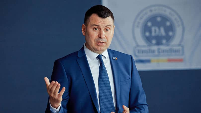 VIDEO: Vasile Costiuc, atacat în Chișinău: Două persoane, reținute pentru verificări