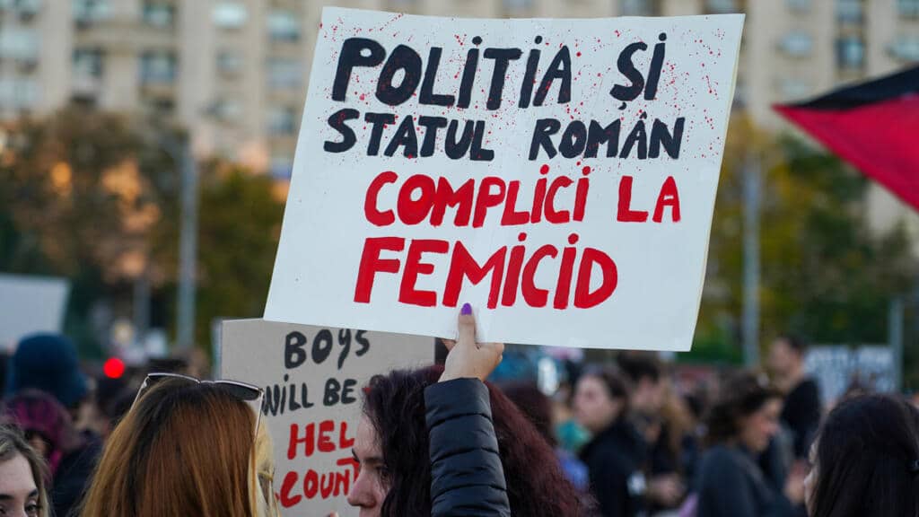 Închisoare pe viață pentru femicid în România. Proiectul a fost votat și merge la promulgare