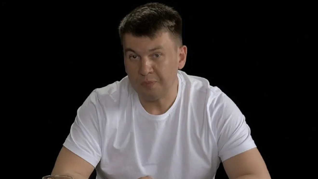 Bloggerul pro-Putin răzvrătit: ”banii cu care eram plătit de Kremlin mi-au fost furați”! 