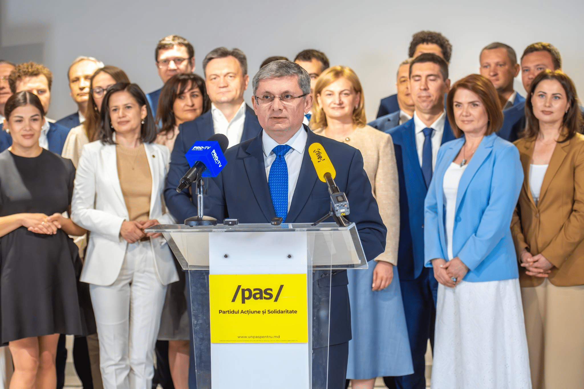 Parlamentul PAS: Legi votate „pe sub masă” și reguli modificate din mers