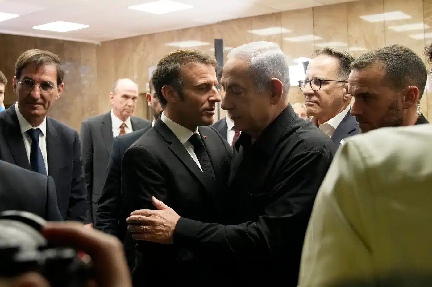„O ofensă nu doar pentru credincioși!” Reacția lui Macron și Meloni, după ce poliția israeliană a împiedicat înalți prelați catolici să țină slujba de Florii la Biserica Sfântului Mormânt