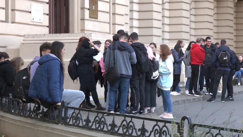 Studenții basarabeni din România nu mai pot cumula bursele