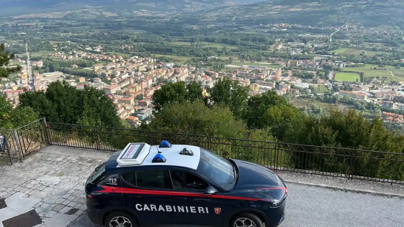 VIDEO Momentul în care un lider mafiot este arestat într-o vilă de lux de pe Coasta Amalfi