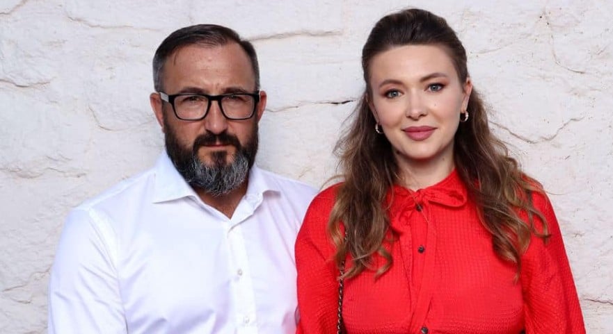 „Secretul” succesului sau trafic de influență mascat? Cum familia celui mai bogat deputat PAS a ajuns abonată la sute de milioane din banii statului