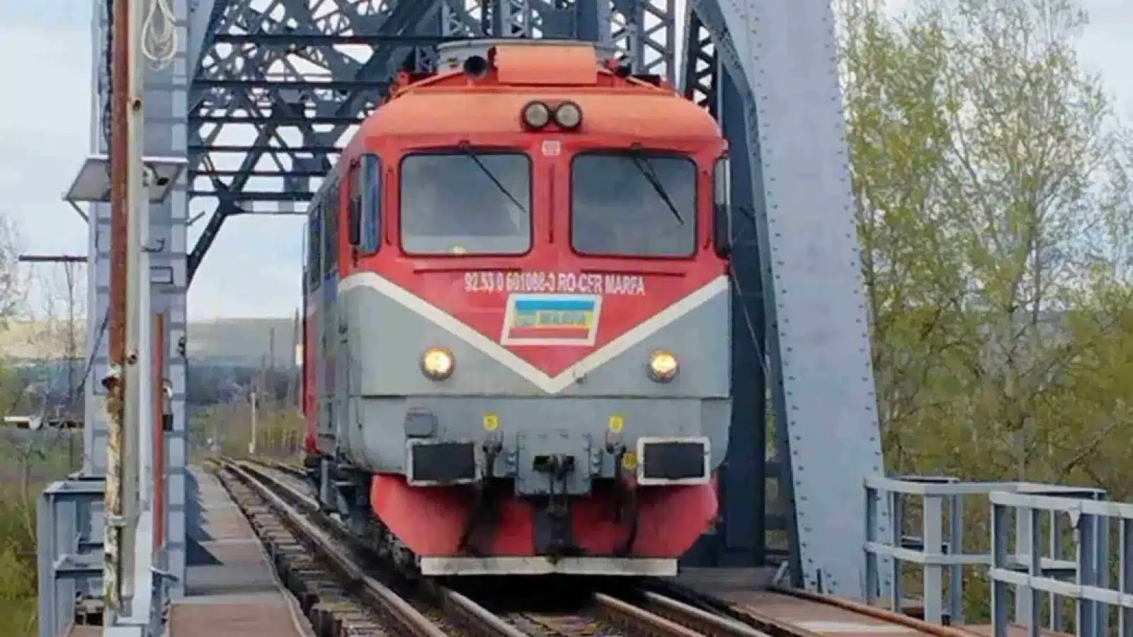 Prima locomotivă cu ecartament european a trecut Prutul