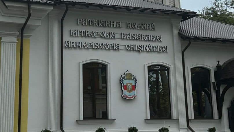 Mitropolia Basarabiei denunță afirmațiile unui cleric din Mitropolia Moldovei