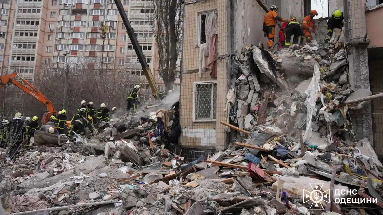 Câte drone și rachete a lansat Rusia în uriașul atac aerian de peste noapte care a afectat și România