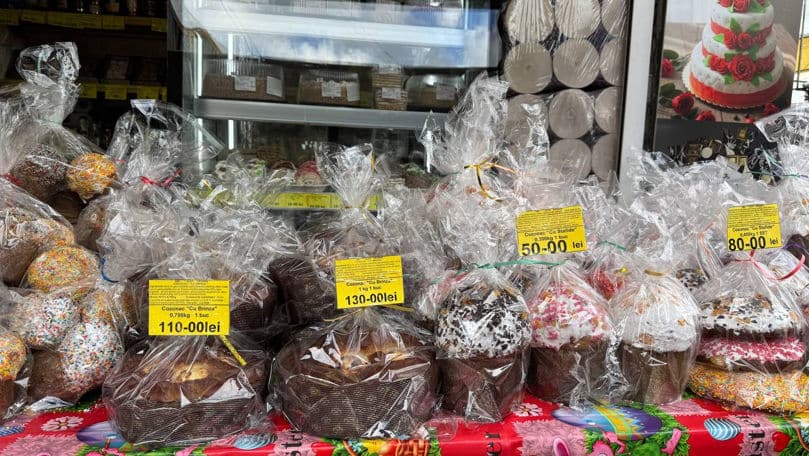 Prețul la produsele principale de Paște: Cât costă cozonacul, ouăle și kg de miel