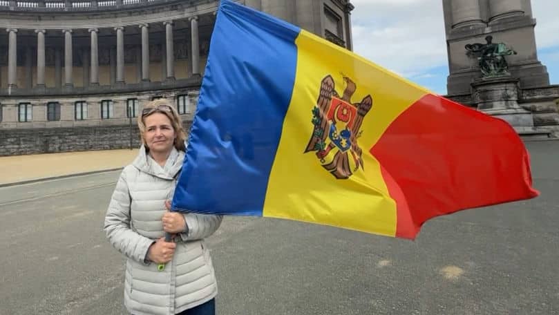 Drapelul de stat, onorat de diaspora moldovenească: Ne face mândri!