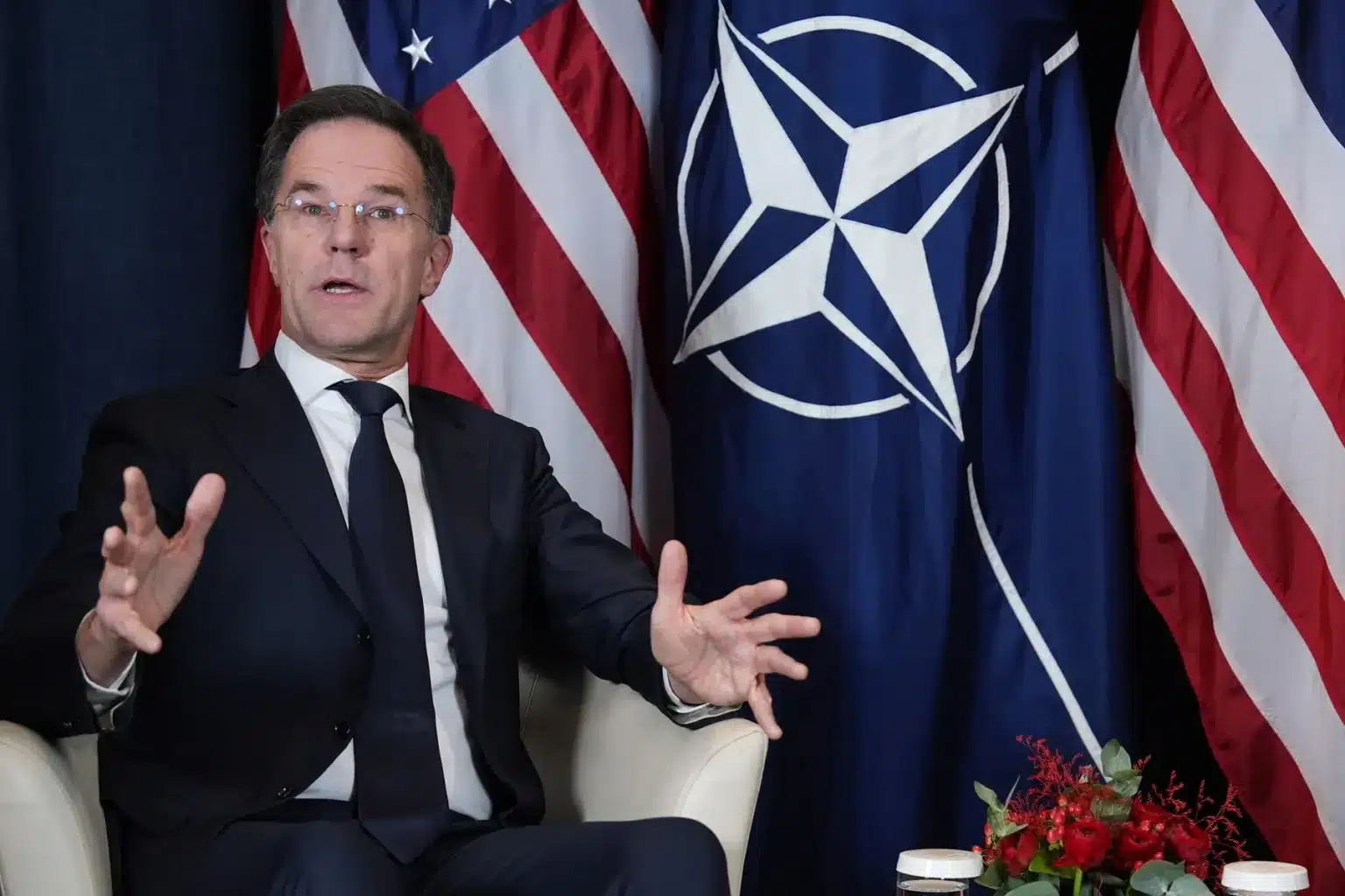 VIDEO Mark Rutte dă vina pe o eroare de traducere când i-a spus lui Trump „daddy”